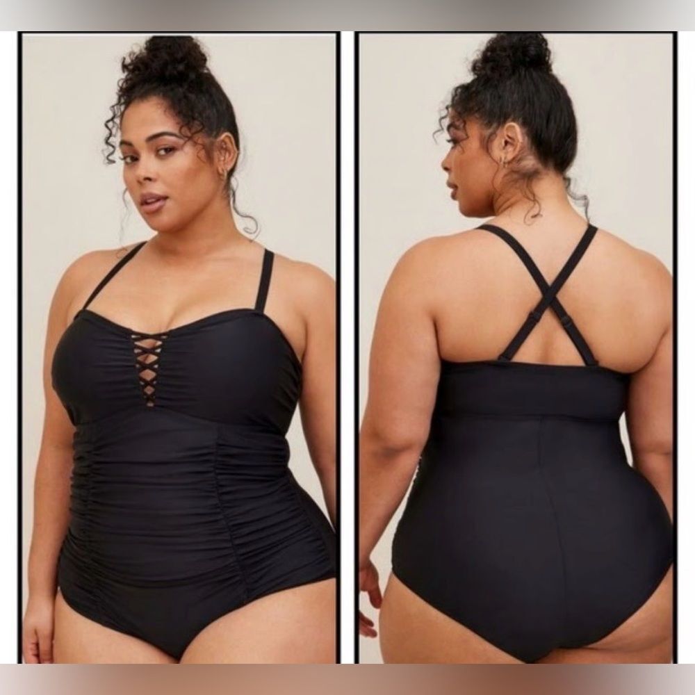 Torrid women’s 3 wireless lattice black ruched criss cross convertible swimsuit